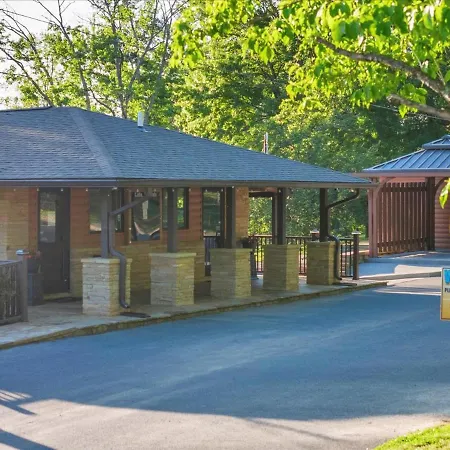 Studio Cabin With Loft Near Smoky Mountains-2